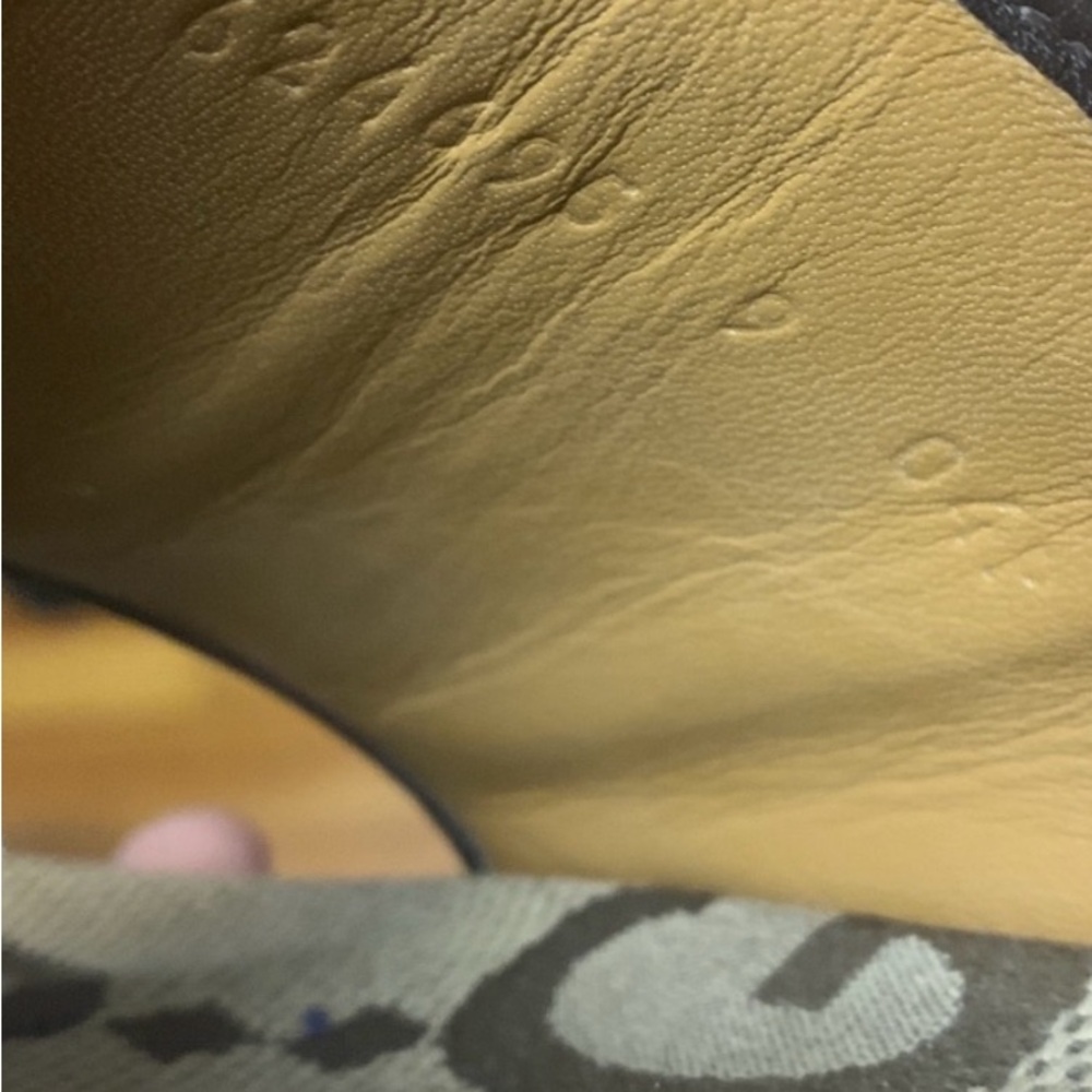 Gucci GG Canvas Slides – Size 9 - Picture 4 of 6